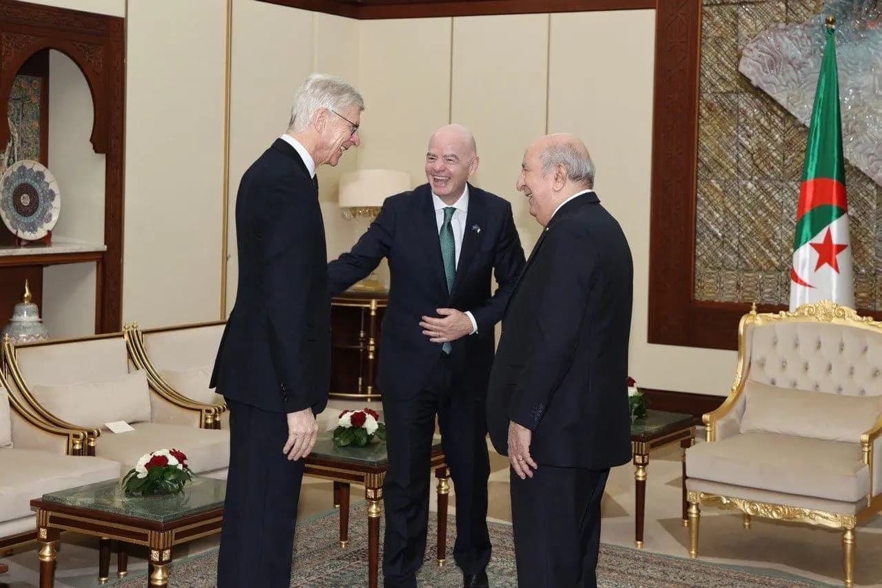 共和国总统会见国际足联主席