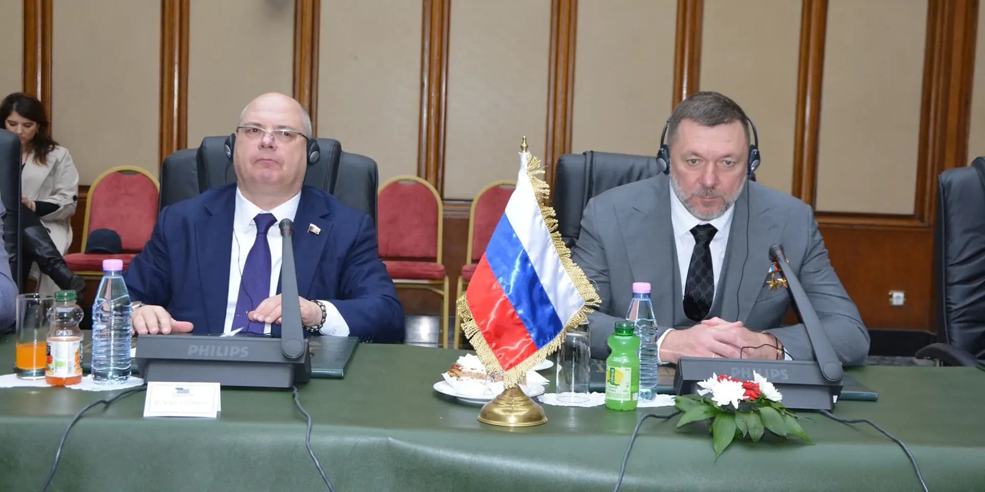 “阿尔及利亚–俄罗斯友好小组”与俄罗斯国家杜马ا代表团举行会谈