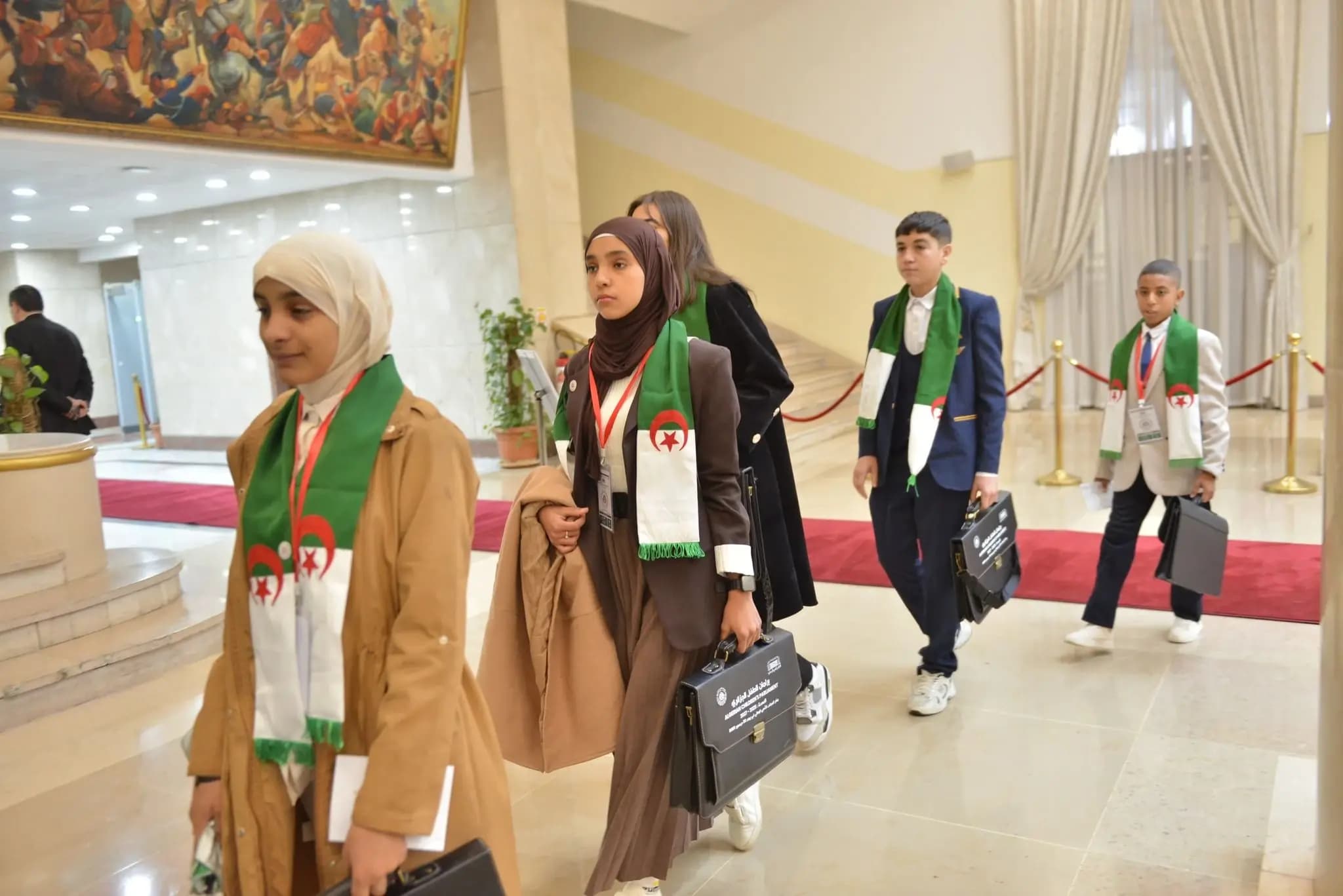 阿尔及利亚首届儿童议会成立