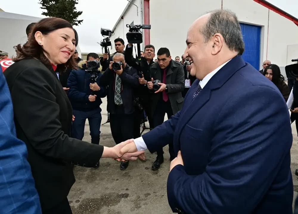 首相抵达Sakiet Sidi Youssef