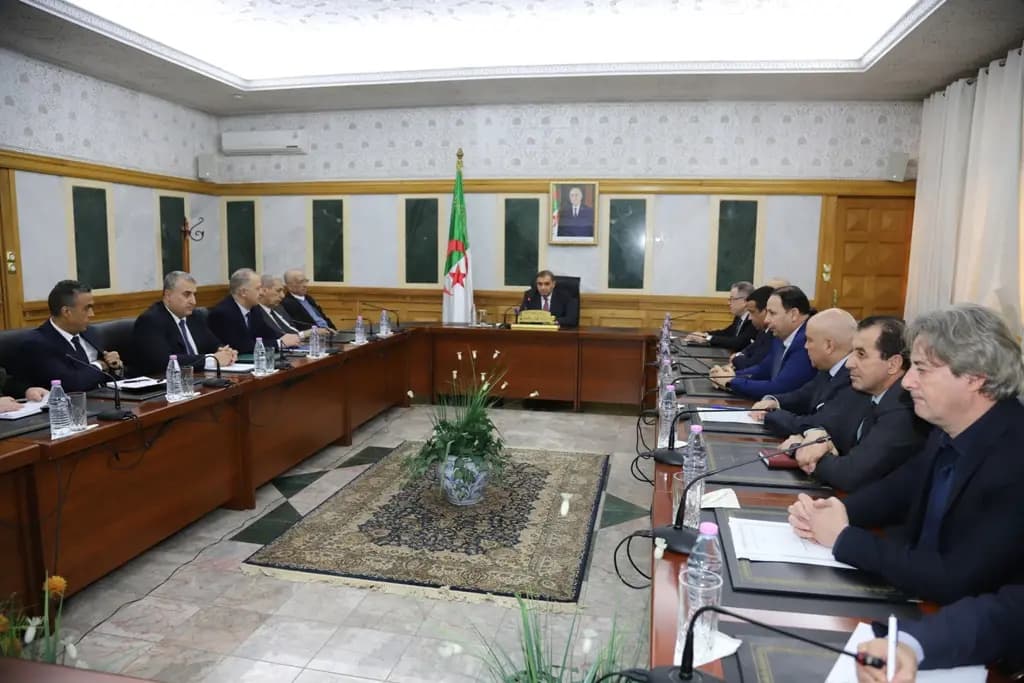 布杰马部长主持司法部秘书长和总监察长就职仪式