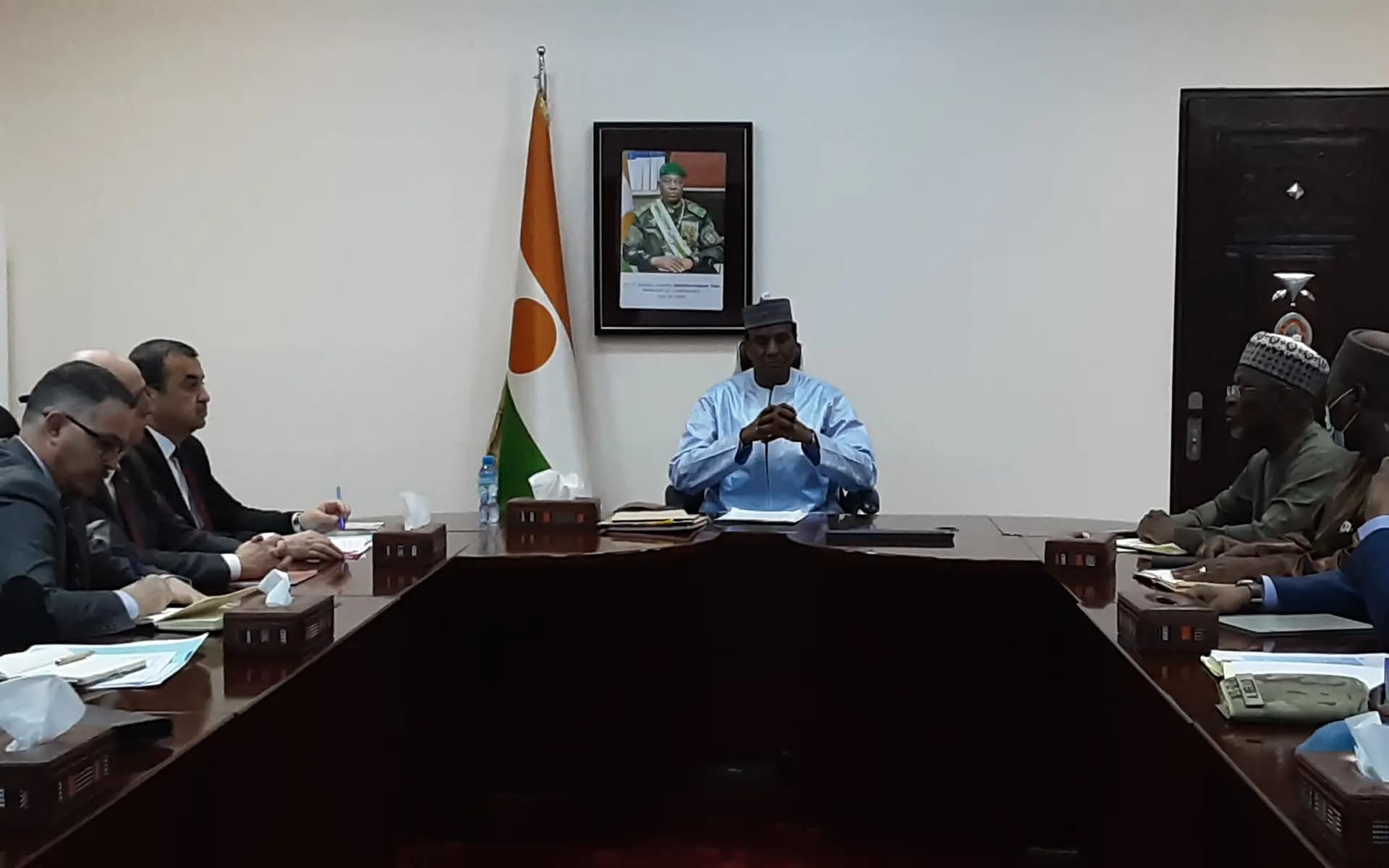 阿尔卡布会见尼日尔总理