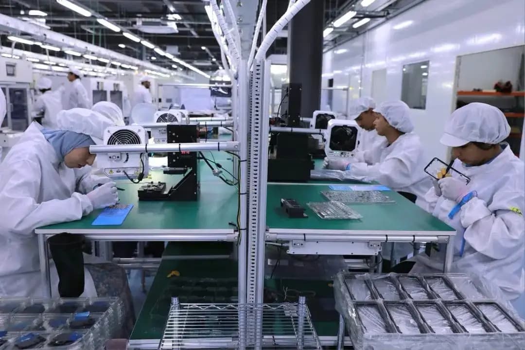 奥兰一家智能手机生产工厂正式投产
