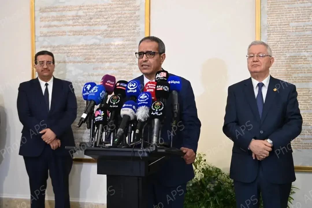 阿尔及利亚议会与突尼斯国家地区与区议会签署议会合作议定书