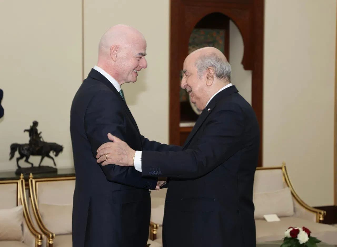 共和国总统会见国际足联主席