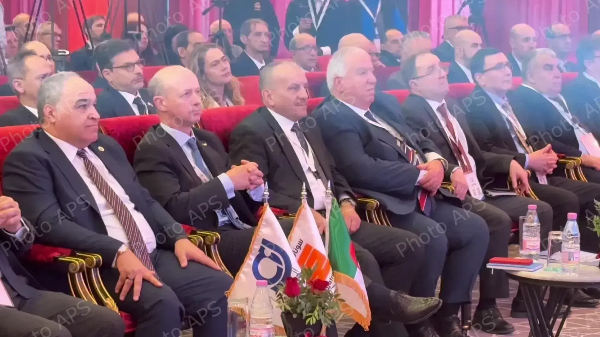 天然气
阿尔及利亚
奥兰