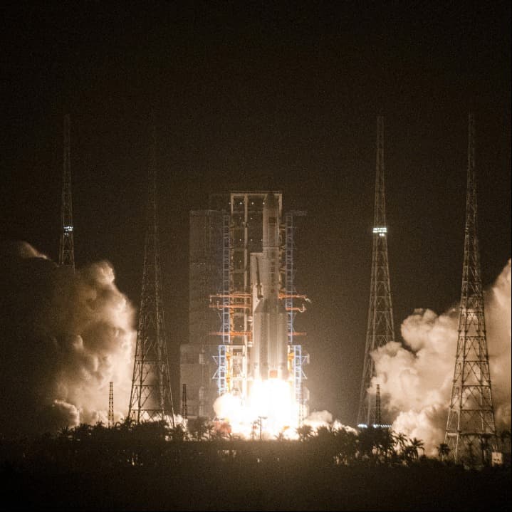 太空
航天
中国成功发射新型通信技术试验卫星