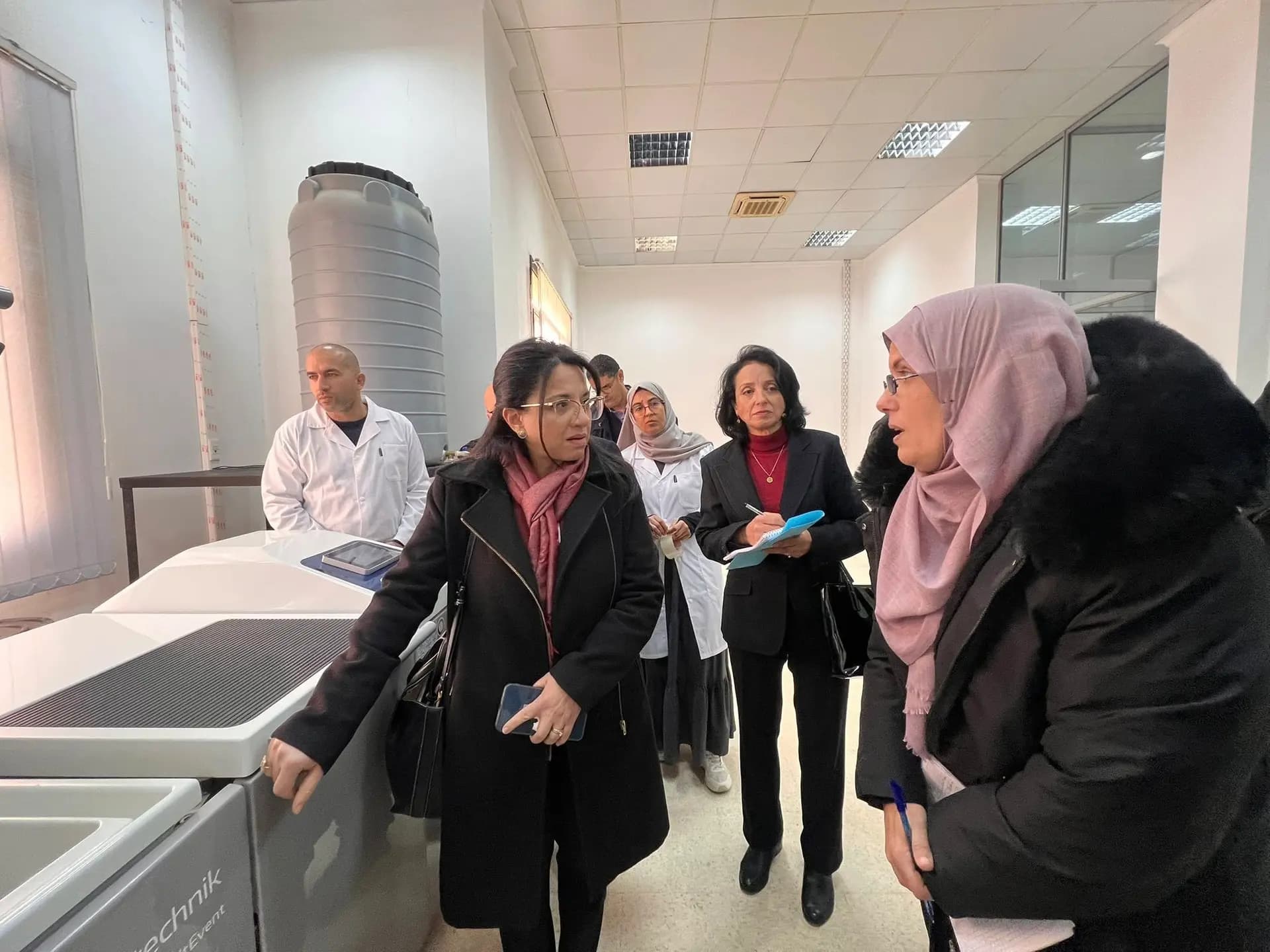 阿卜杜勒拉蒂夫女士强调有必要加强对涉及安全与保障产品的监管