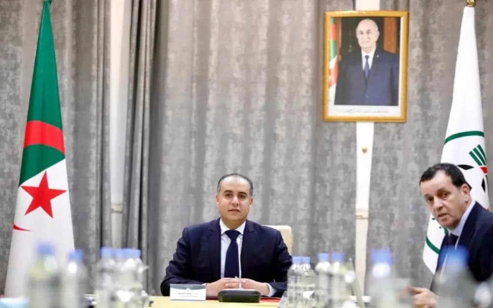 阿尔及利亚足球协会
联邦办公室公布2025年度工作总结