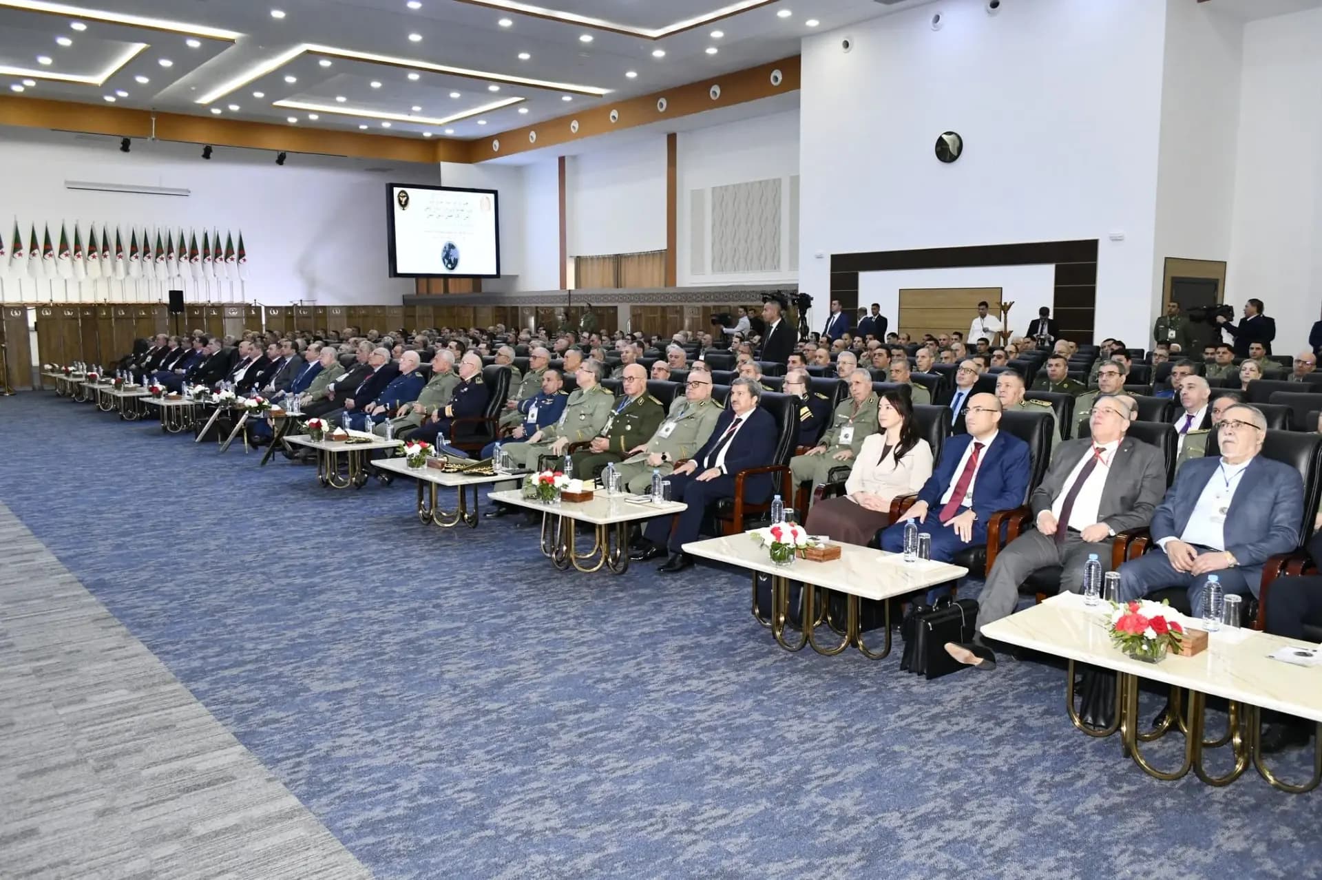 沙因·沙恩格里哈大将主持关于外部威胁的研讨会，讨论地缘政治与技术变革下的安全挑战与战略问题