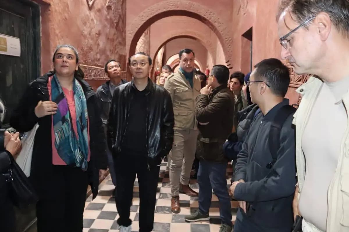 外交官赞叹红色绿洲提米蒙的美景