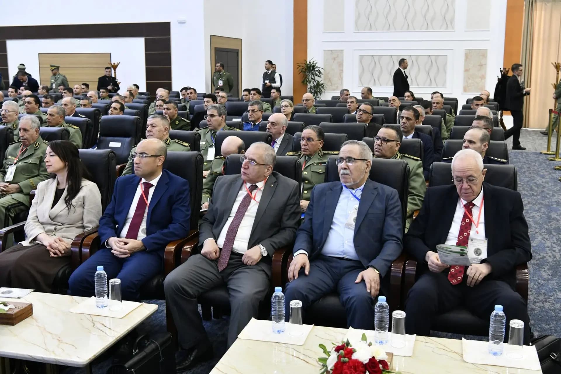 沙因·沙恩格里哈大将主持关于外部威胁的研讨会，讨论地缘政治与技术变革下的安全挑战与战略问题