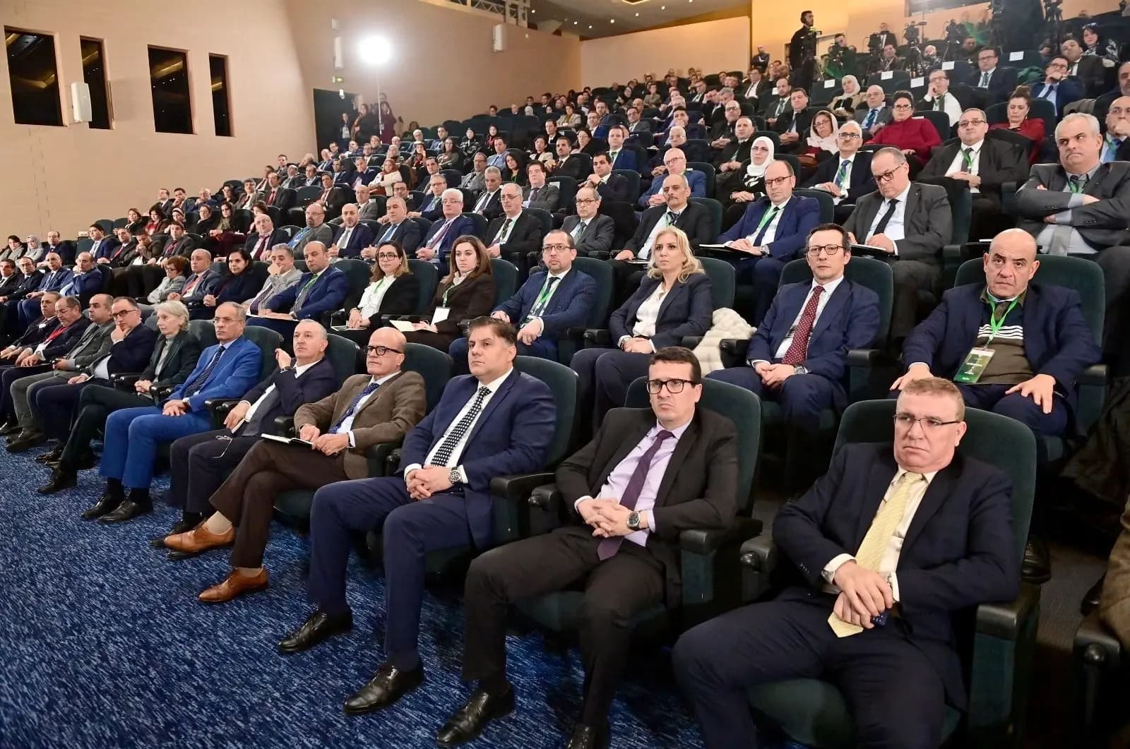 阿塔夫主持领事中心主任研讨会闭幕