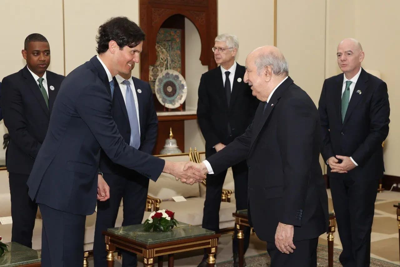 共和国总统会见国际足联主席