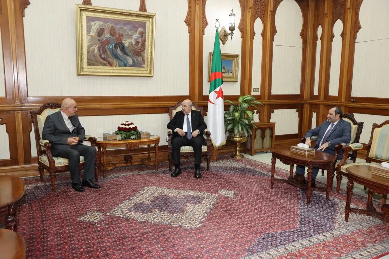 共和国总统会见阿马齐格事务高级专员署秘书长