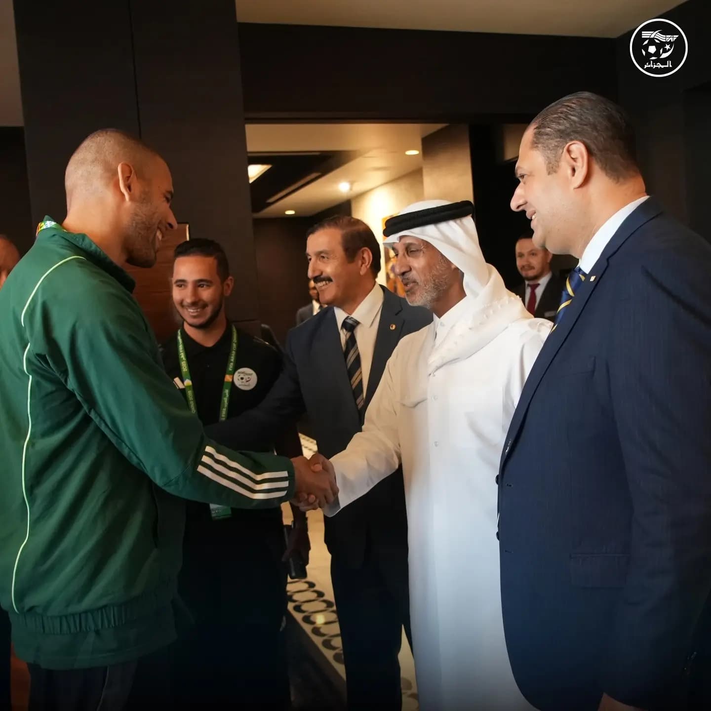 卡塔尔体育部长访问“绿鹰”代表团在多哈