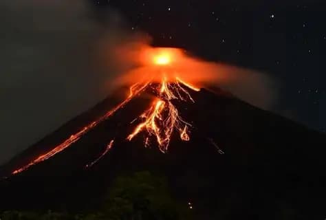 菲律宾提高“马荣火山”警戒等级