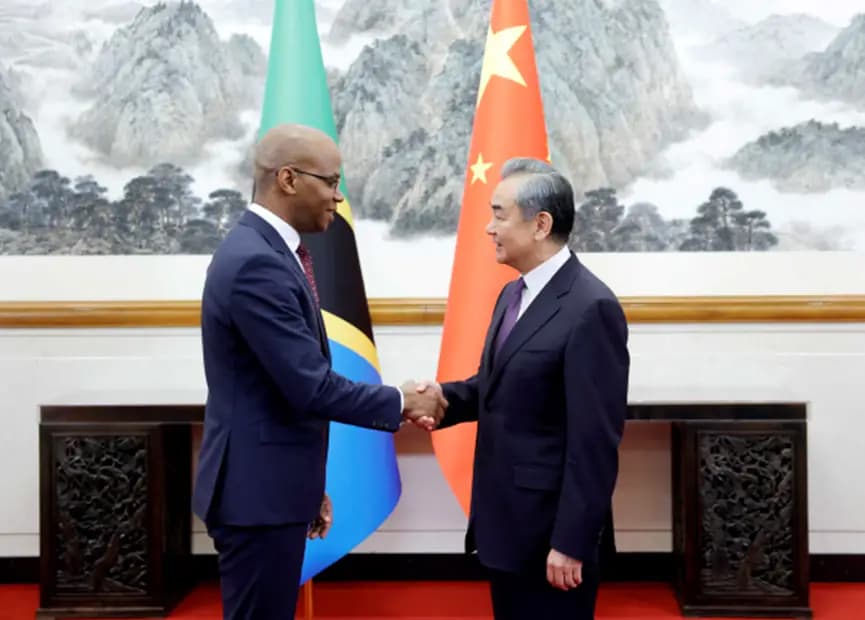 中国和坦桑尼亚承诺协调各自的发展战略