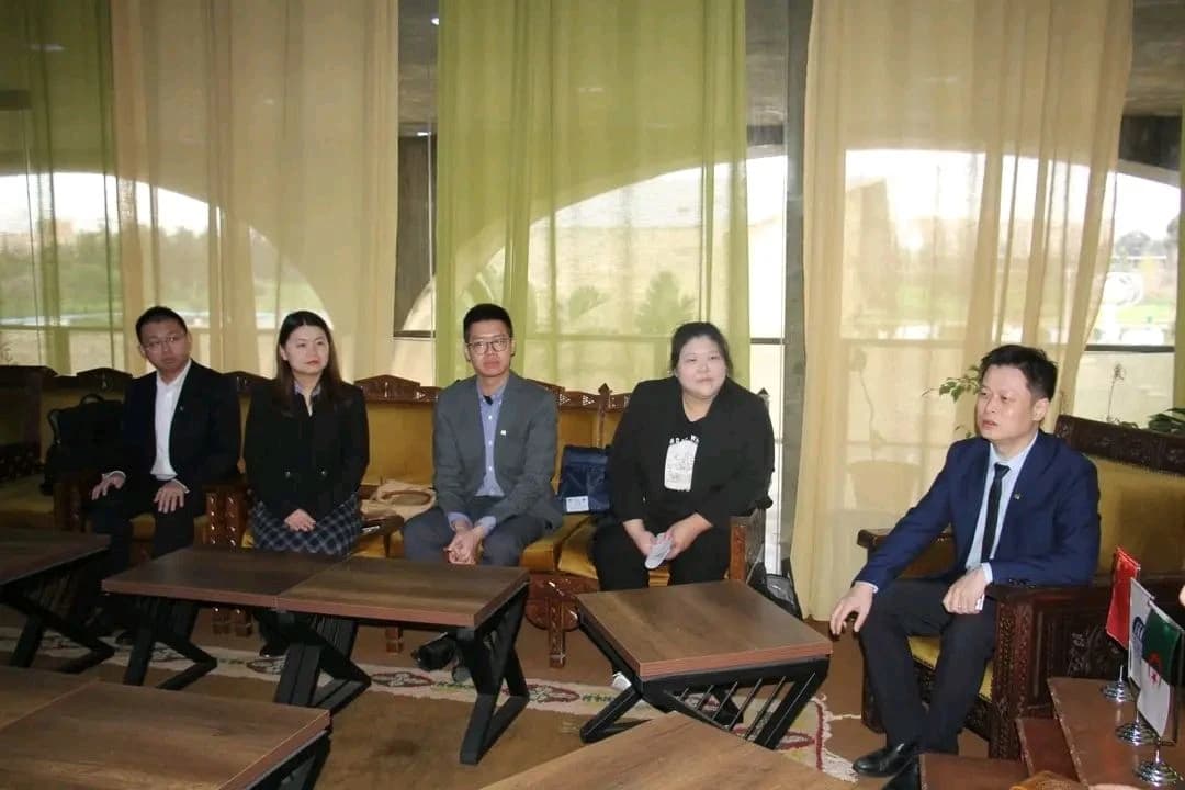 华文书籍在胡阿里·布迈丁科技大学上架