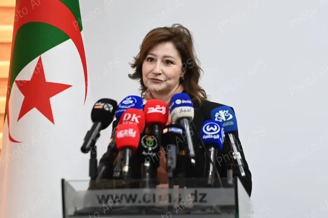 劳动部长与国家团结部长共同主持“世界反对童工日”庆祝活动
