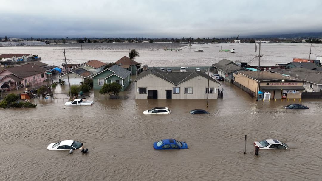 美国:加利福尼亚州洪水风险地区开始疏散居民