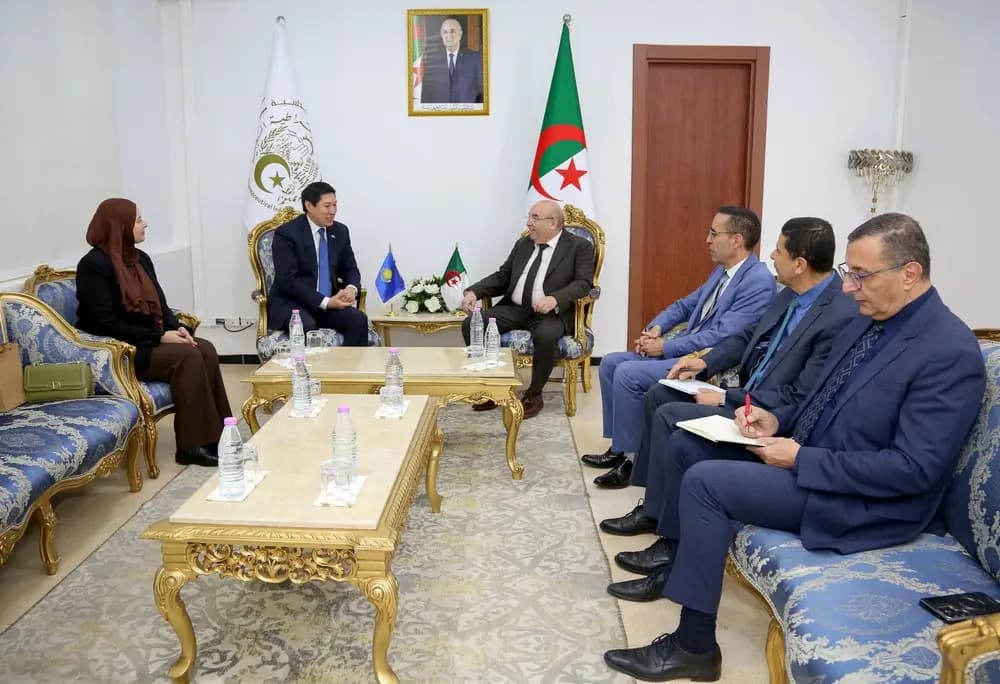 古伊德里与哈萨克斯坦大使探讨双边合作机会