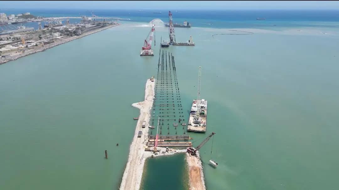 安纳巴磷酸盐港扩建工程启动,同时在埃尔塔尔夫省开展海砂疏浚与抽砂作业