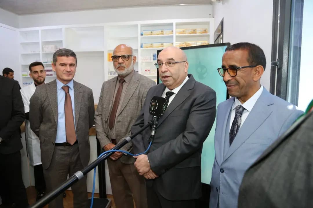 Kouidri unveils pharmaceutical plant project in Ouled Djellal
OULED DJELLAL- The Minister of Pharmaceutical Industry, Ouacim Kouidri, announced on Tuesday in Ouled Djellal a project to build a pharmaceutical manufacturing plant in the province.
 On the sidelines of his inspection and official visit to the province, the minister pointed out that the plant, scheduled for completion in 16 months, will produce medicines derived from date by-products.
 Accompanied by the Governor of Ouled Djellal, Abderrahmane Dehimi, and the CEO of Saidal Group, Mourad Belkhelfa, the Minister chaired the inauguration, in Ouled Djellal, of the first pharmacy affiliated with the public group Saïdal.
 Kouidri said that the pharmacy is one of 829 pharmacies spread across the country, collectively employing 900 pharmacists.
 The network formerly belonged to the former National Enterprise for Retail Medicine Distribution (ENDIMED) and was recently transferred to the pharmaceutical group Saïdal.
 The opening of the pharmacy is part of a wider initiative to rejuvenate public pharmacies, in line with President of the Republic Abdelmadjid Tebboune’s directives to safeguard jobs and generate new employment, particularly in southern provinces. 

