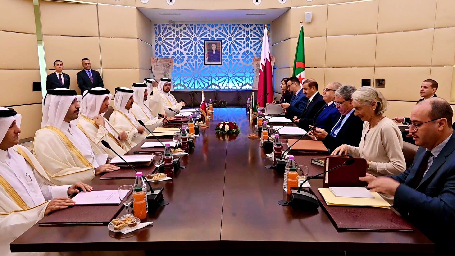 Algeria, Qatar hold second session of political consultations
