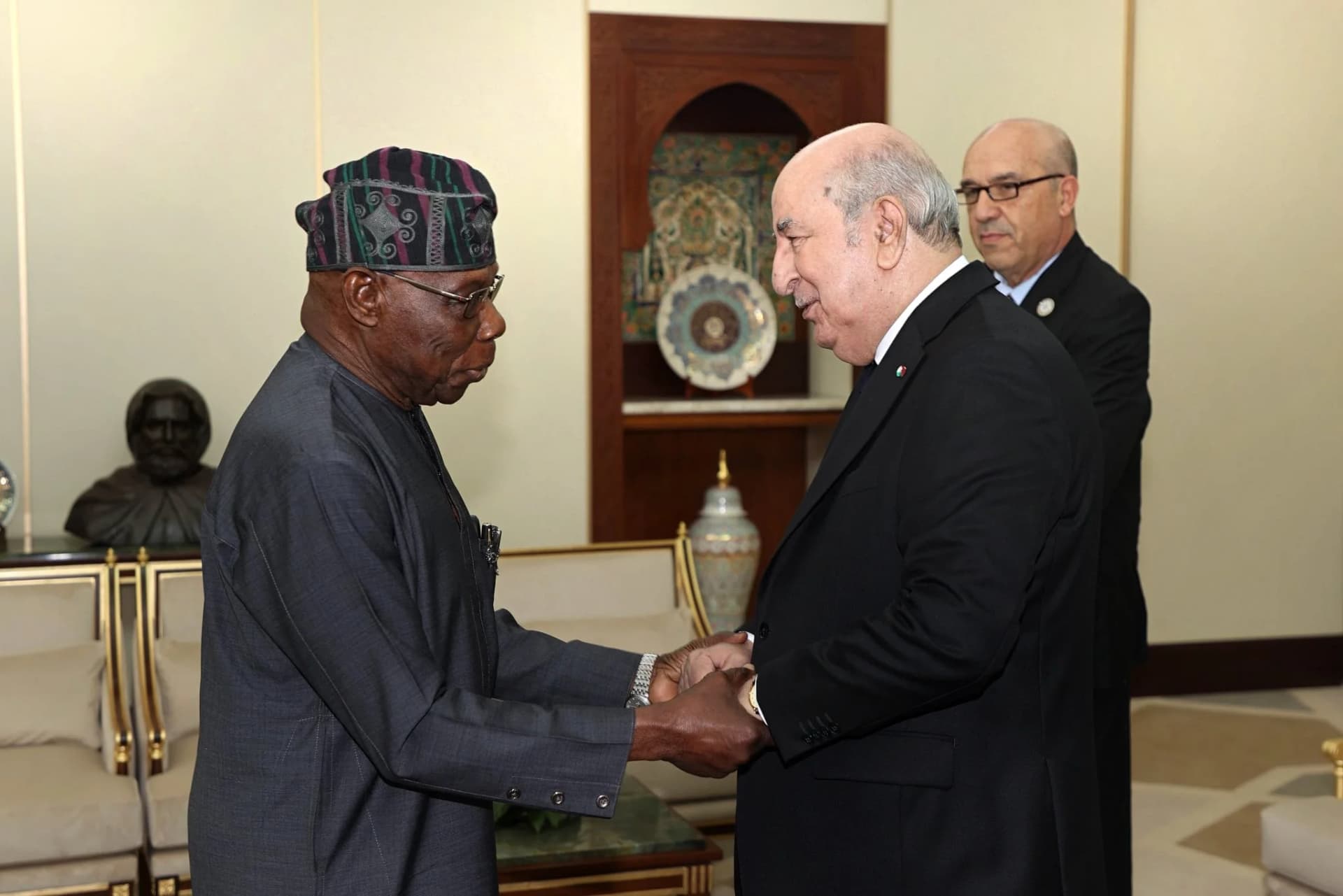 President Tebboune receives former Nigerian president, chairman of IATF Advisory Council at El Muradia Palace