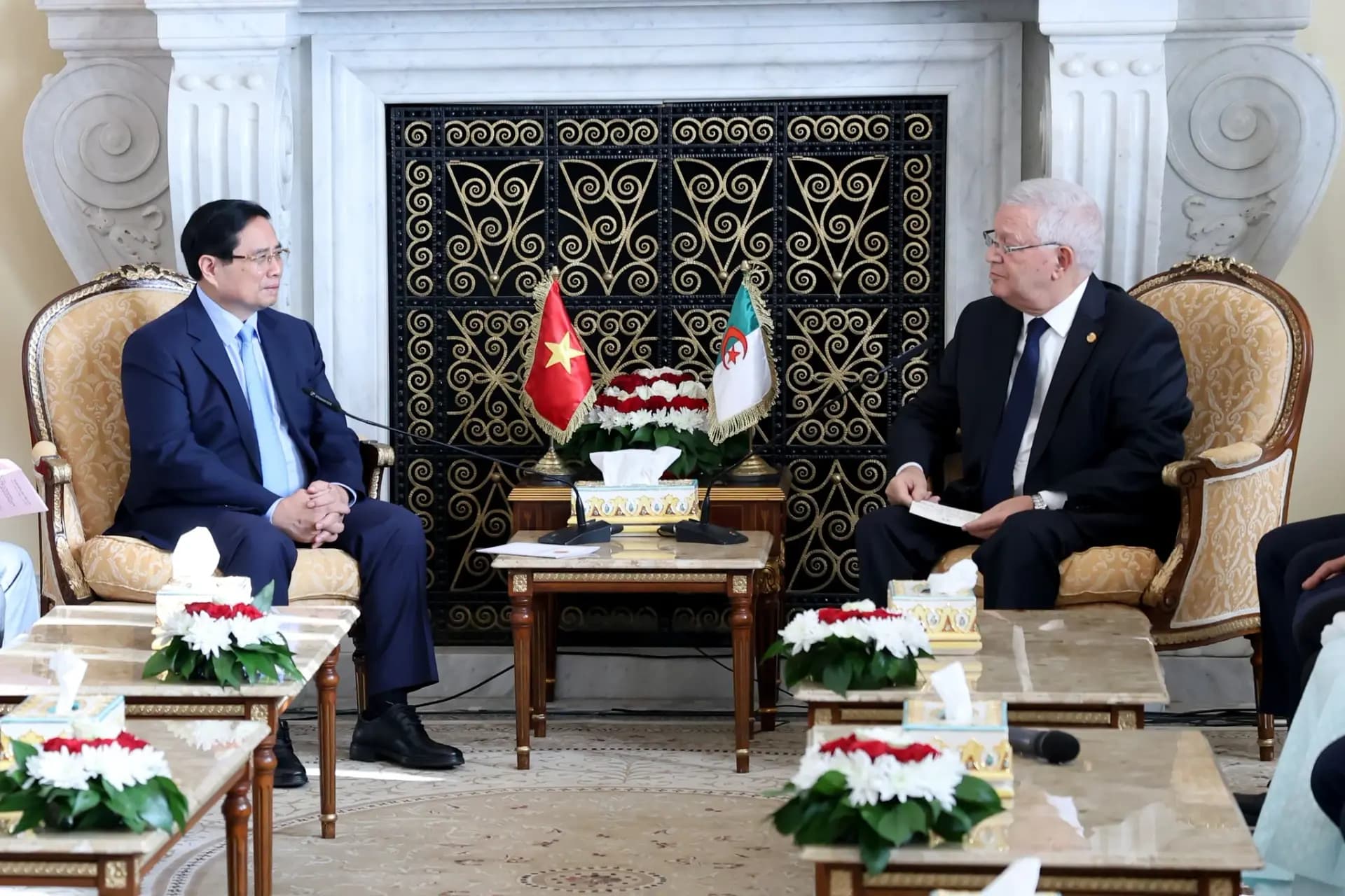 Upper House Speaker receives Vietnamese Prime Minister