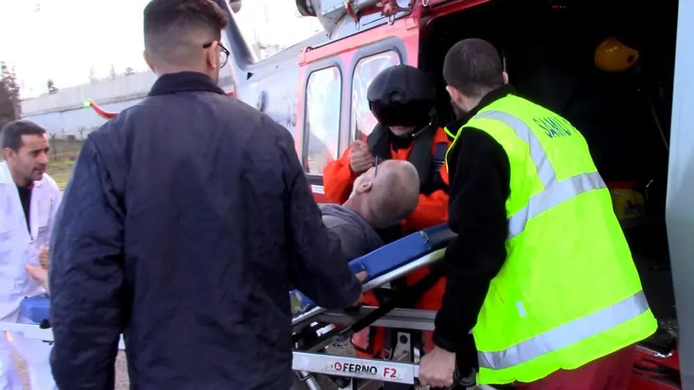 Urgent medical evacuation of French national mariner off Algiers