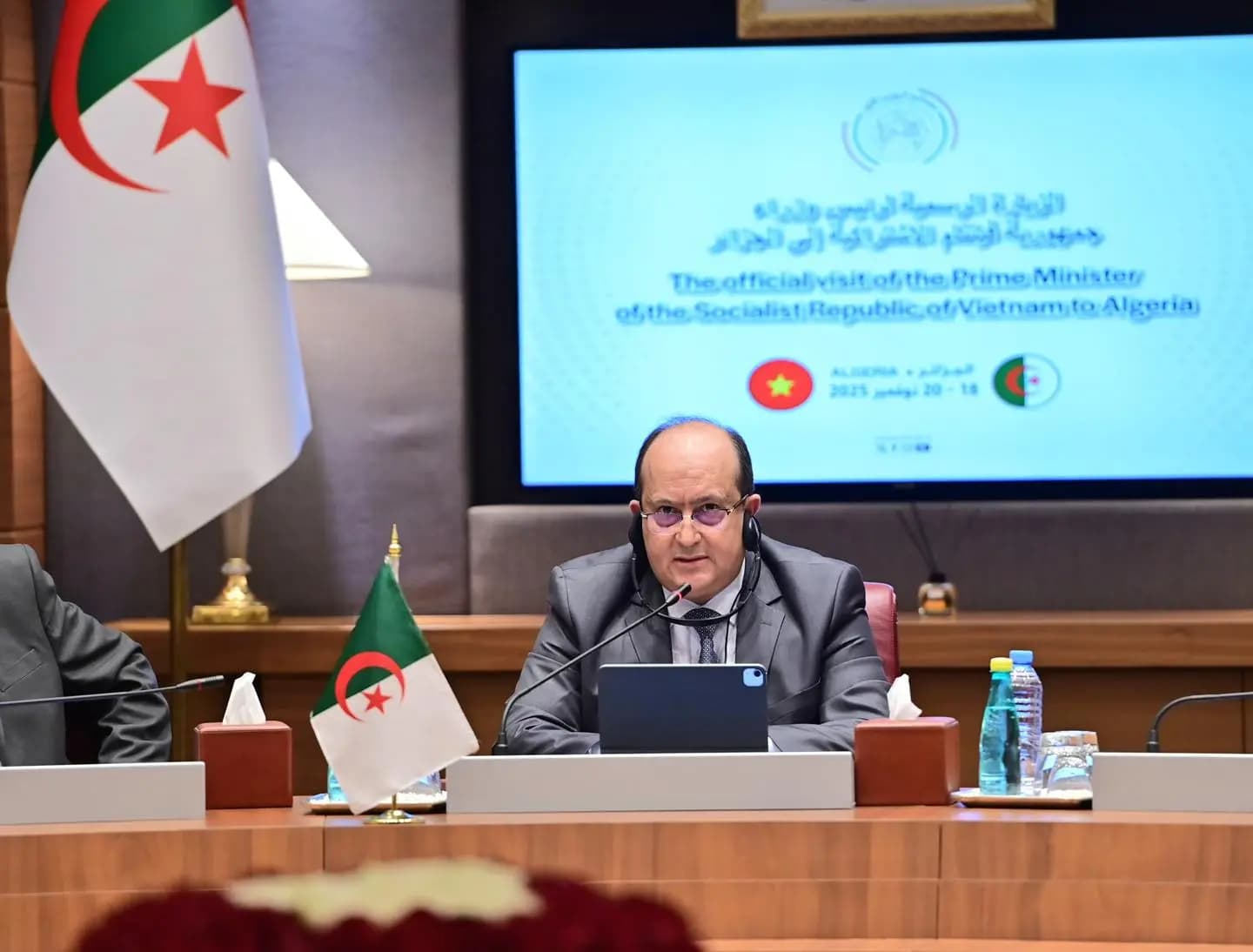 Algeria-Vietnam: Prime Minister emphasizes Algeria's commitment to elevate bilateral relations to strategic partnership