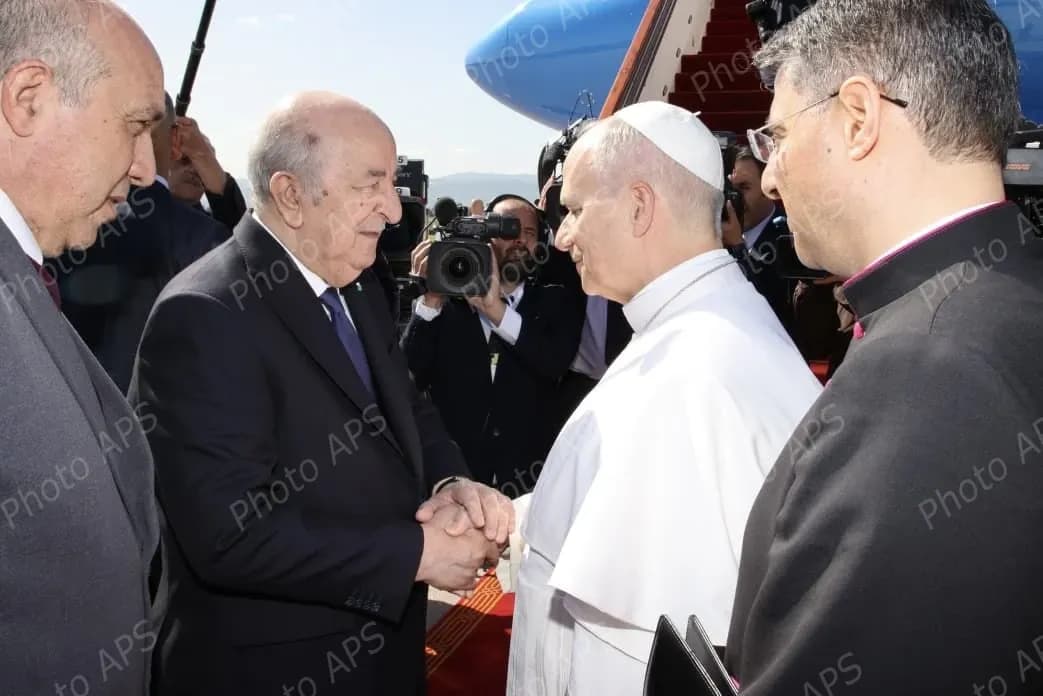 President Tebboune bids farewell to Pope Leo XIV as he departs Algiers