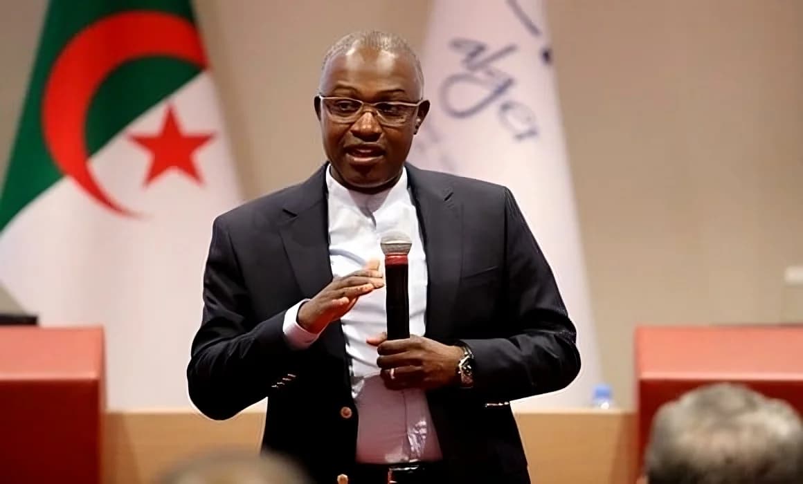 Hidaoui chaired the preparatory workshops for the National Summit, themed “youth and political participation."