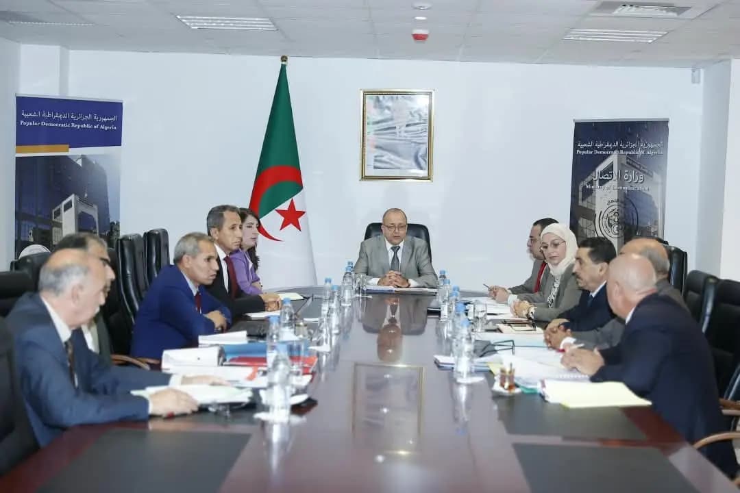 Communication Minister meets with senior executives of public printing companies, Algerian Paper Company