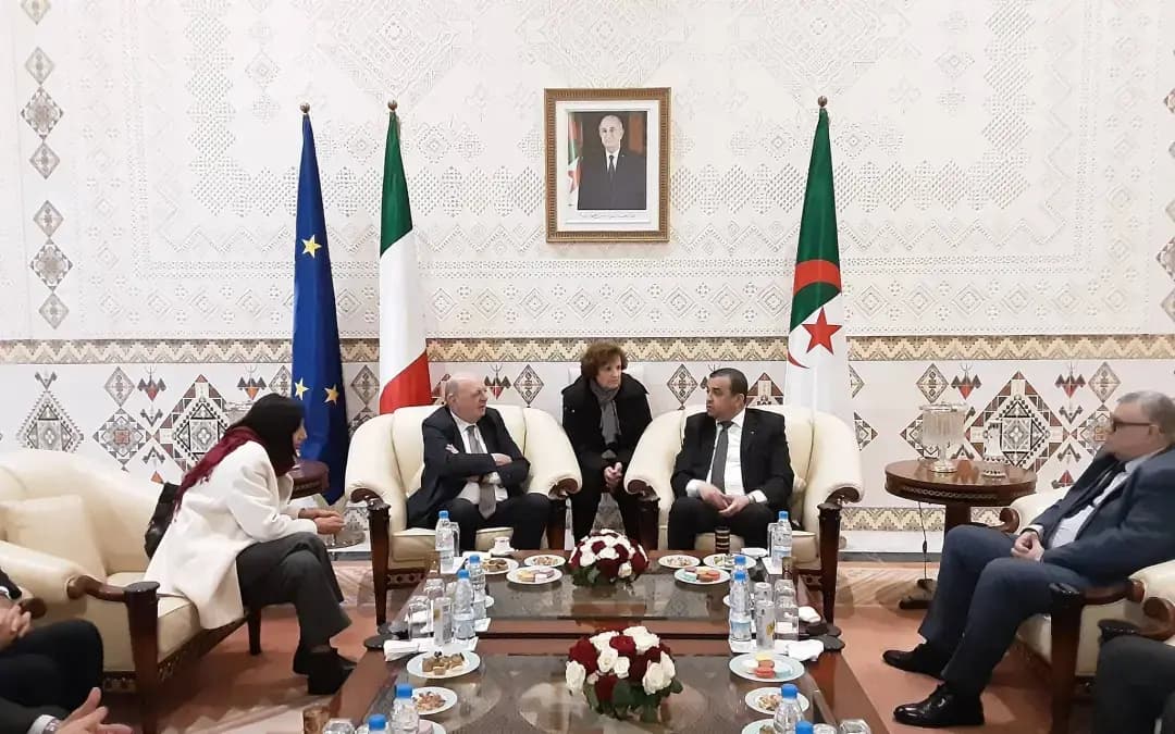 Arkab welcomes Italy’s Environment and Energy Security Minister at Houari Boumediene Airport