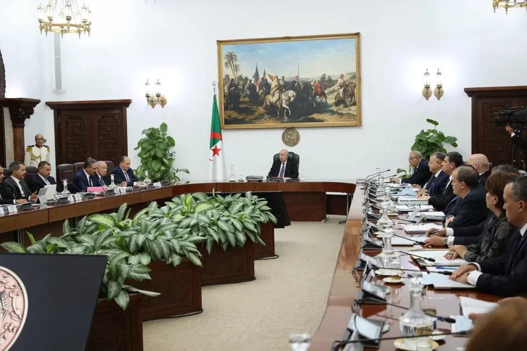 President Tebboune stresses necessity to take measures to guarantee free beach access
