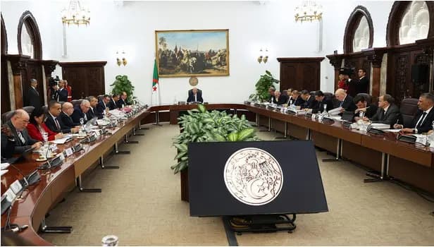 Increase in national guaranteed minimum wage, unemployment benefit
ALGIERS - The Council of Ministers meeting, held on Sunday under the chairmanship of the President of the Republic, Abdelmadjid Tebboune, decided to increase the national guaranteed minimum wage and unemployment benefit.
 It was also decided to examine proposals related to the increase in retirement pension and benefit during the next Council of Ministers meeting.
 These decisions come to give concrete expression to the President of the Republic's commitments aimed at improving citizens' living standard and ensuring them a dignified life.
 On the same occasion, the President of the Republic instructed the Minister of Labor, Employment and Social Security to begin revising the mechanisms and conditions for the payment of unemployment benefits, which should be paid for one year, with the possibility of being paid for two full years according to conditions defined by regulations.  
