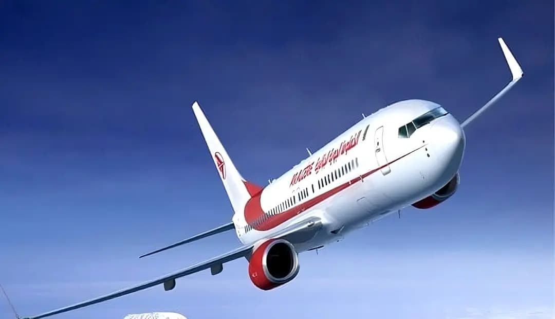 Air Algérie launches two new routes linking Algiers to Nantes, Strasbourg
ALGIERS - Algeria’s national airline, Air Algérie, announced on Thursday the launch of two new routes connecting Algiers to Nantes and Strasbourg (France).
 Tickets for these new destinations go on sale today, with the first flights scheduled to take off on December 1, the airline said in a statement.
 Through this initiative, Air Algérie reaffirms its commitment to bringing its services closer to customers both in Algeria and abroad, while meeting the expectations of the Algerian diaspora by continuously expanding its network and diversifying its travel offerings.
 Travelers are invited to contact Air Algérie sales offices or call the call center at 3302 for more information.
