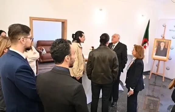 Attaf meets Algerian diaspora in Slovakia