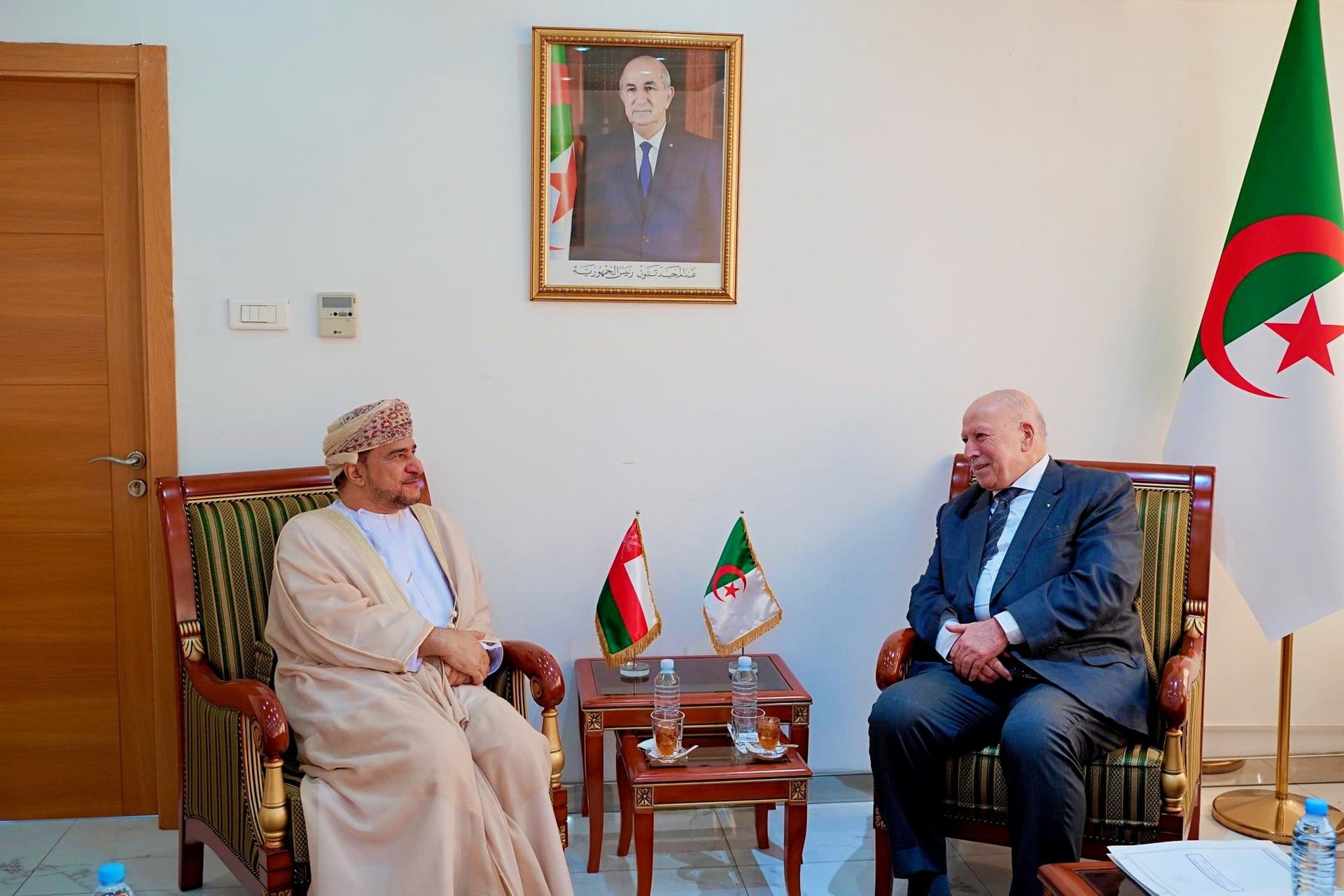 Algeria, Oman discuss ways to boost joint investments in bus, commercial vehicle manufacturing