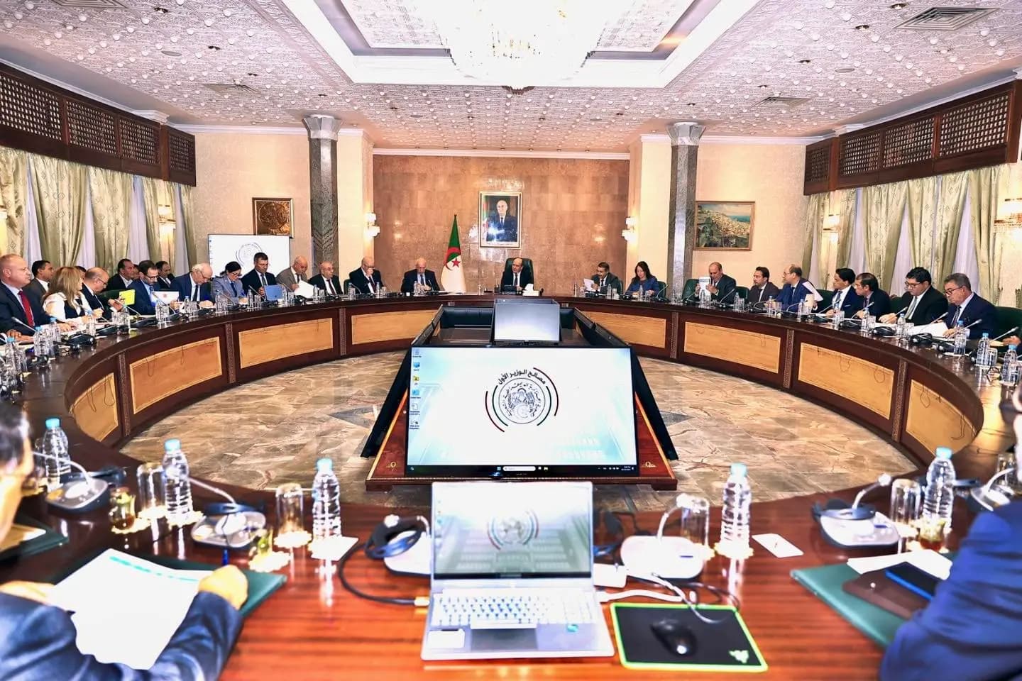 PM chairs meeting with economic operators who signed contracts at 2025 IATF