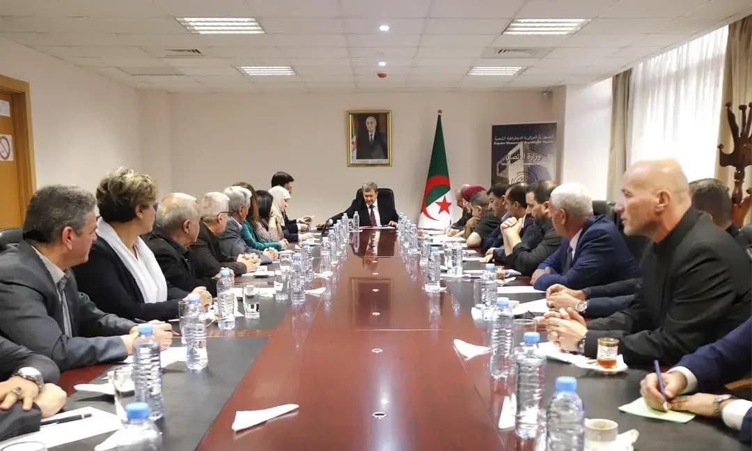 Communication Minister meets with private newspaper directors