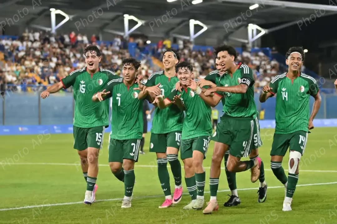 Algeria defeats Italy (3-1), leads group B
