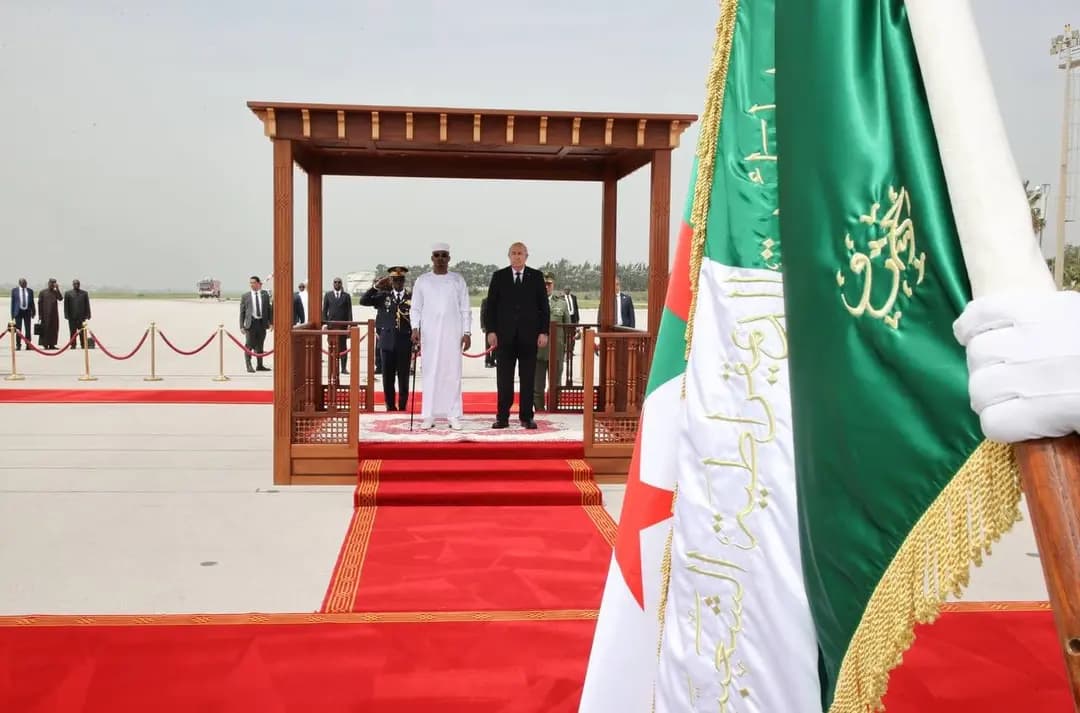 President Tebboune welcomes Chadian counterpart at Algiers International Airport