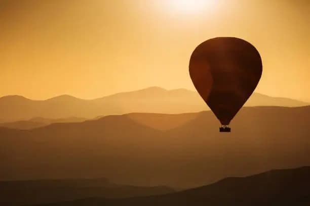 Timimoun: Over 70 participants at 1st International Hot Air Balloons and Kites Festival