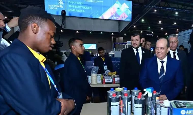 
PM tours stands in Oran