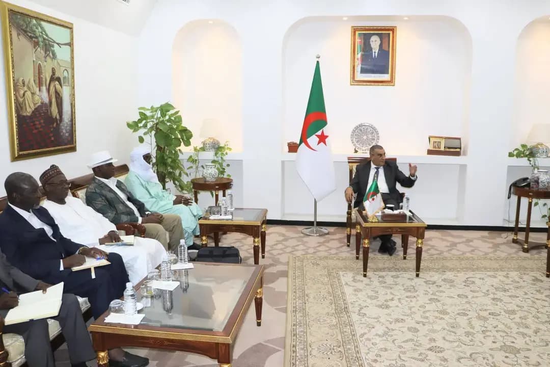Djellaoui receives delegation from Nigerien equipment and infrastructure sector