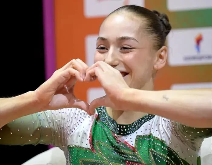 Kaylia Nemour, first Arab, African world champion in history on uneven bars